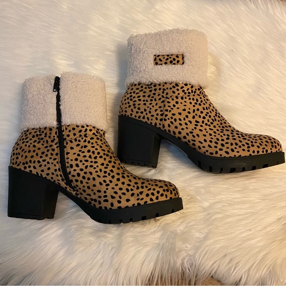 NWT Pierre Dumas Leopard Print Booties Size 10 - Picture 1 of 14